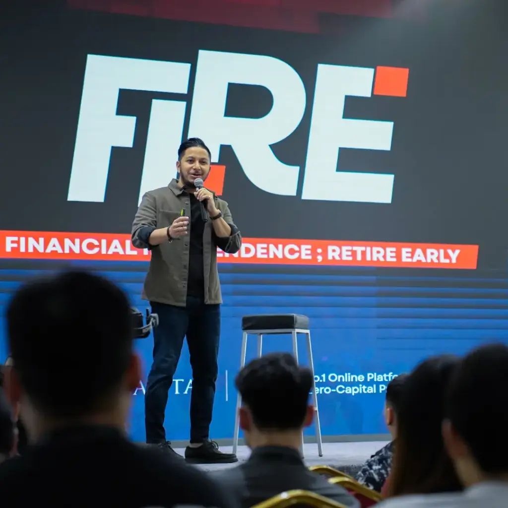 Speaker discussing financial independence concept